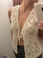 Cargar imagen en el visor de la galería, Chaleco Crochet
